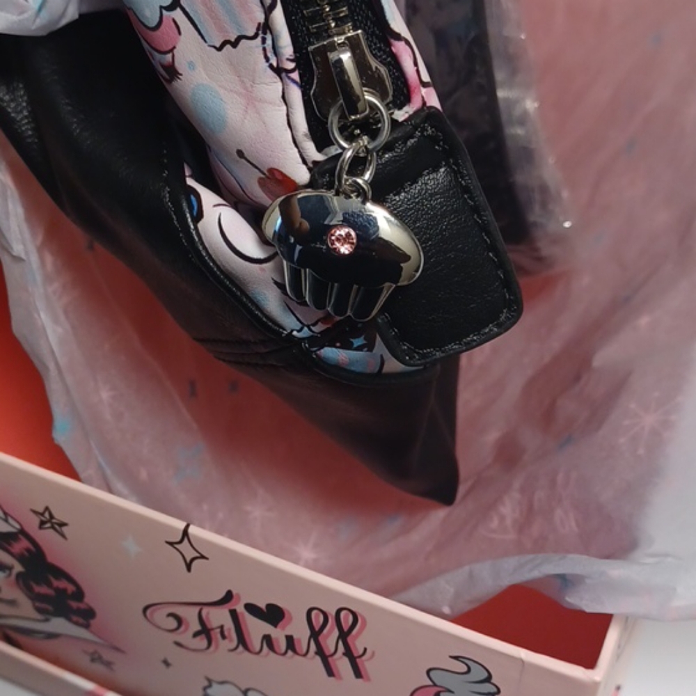 Miss Fluff Cupcake Doll Shoulder Bag - Picture 3 of 4